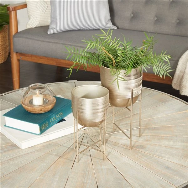 Grayson Lane 6-in x 12-in Silver Iron Modern Planters - Set of 2 2 Grayson Lane 6-in x 12-in Silver Iron Modern Planters - Set of 2 - Image 2